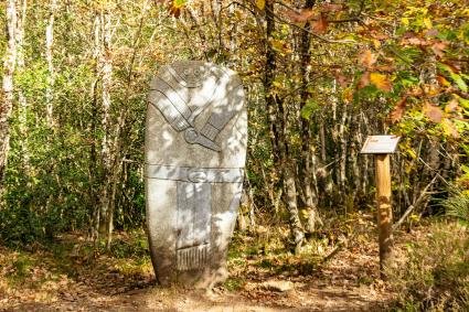 Statue-menhir sur le sentier des immortels